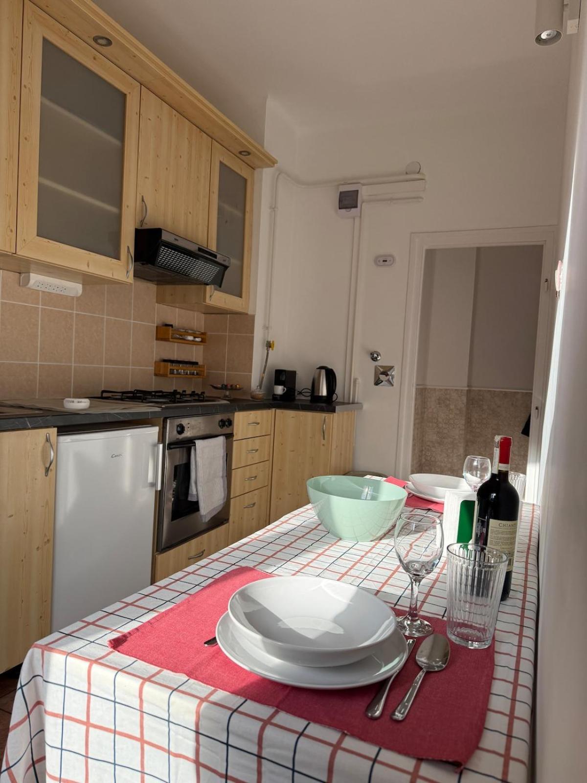 Buda's Crib Apartment
